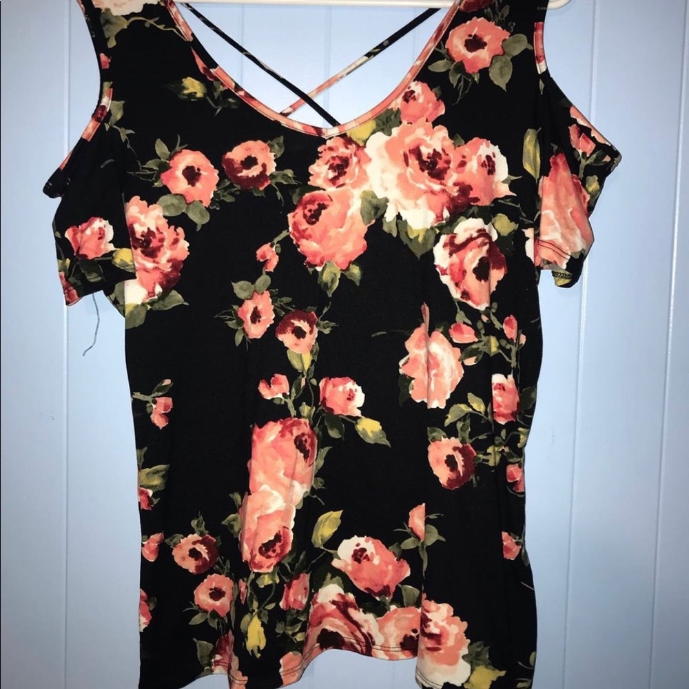 M. Fasis blouse with cut out shoulders! Size large, fits more like a medium!